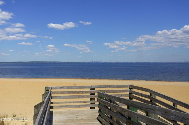9 Woodland Avenue, Keansburg, NJ 07734