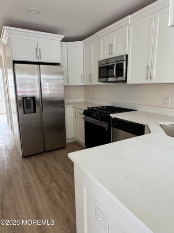 9 Woodland Avenue, Keansburg, NJ 07734