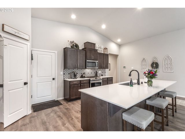 2747 S HARPER VALLEY Way, Ridgefield, WA 98642