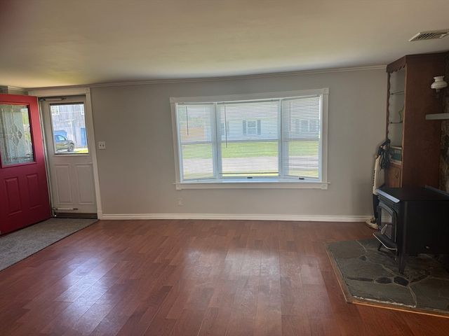 52 Sheraton Ave, Somerset, MA 02725