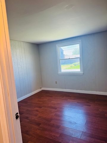52 Sheraton Ave, Somerset, MA 02725