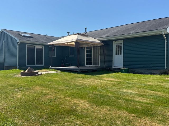 52 Sheraton Ave, Somerset, MA 02725
