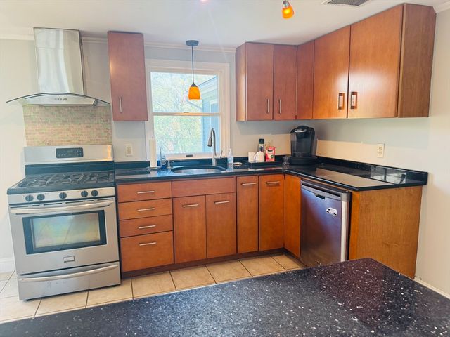 52 Sheraton Ave, Somerset, MA 02725