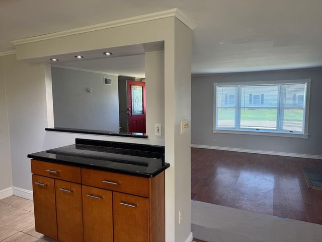 52 Sheraton Ave, Somerset, MA 02725