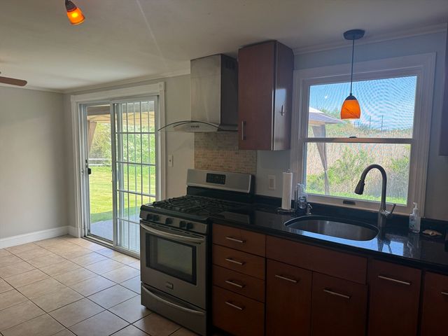 52 Sheraton Ave, Somerset, MA 02725