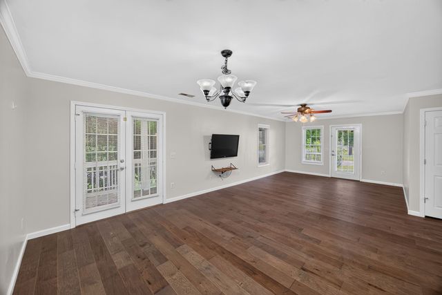 501 Forrest Cove Ln, Cookeville, TN 38501