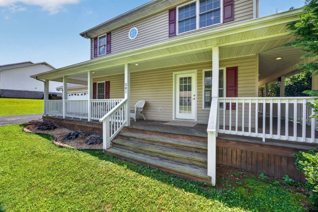 501 Forrest Cove Ln, Cookeville, TN 38501