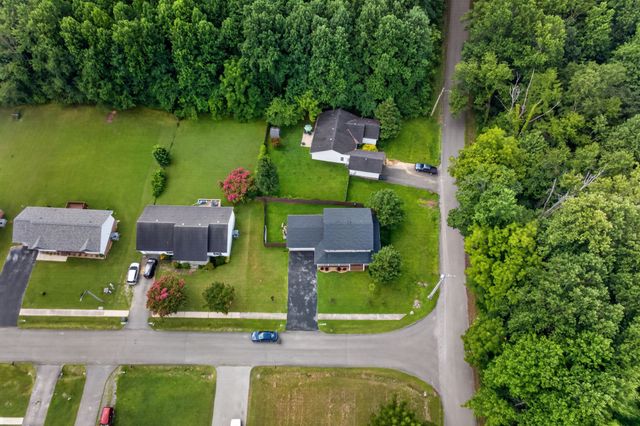 501 Forrest Cove Ln, Cookeville, TN 38501