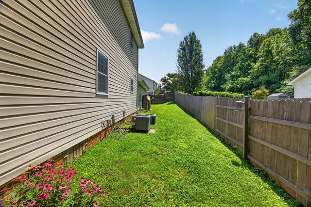 501 Forrest Cove Ln, Cookeville, TN 38501