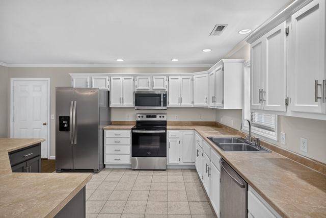 501 Forrest Cove Ln, Cookeville, TN 38501