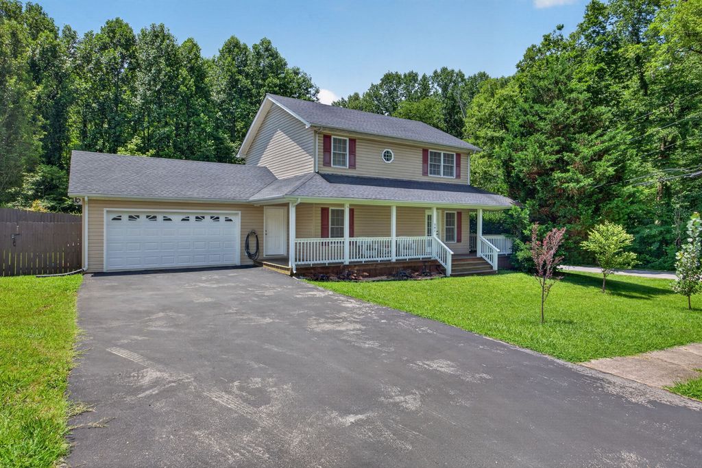501 Forrest Cove Ln, Cookeville, TN 38501