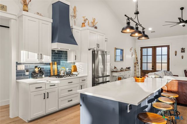 11205 Golden Eagle Avenue, Salado, TX 76571