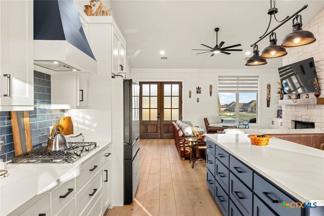 11205 Golden Eagle Avenue, Salado, TX 76571