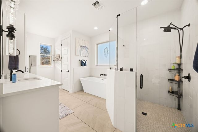 11205 Golden Eagle Avenue, Salado, TX 76571