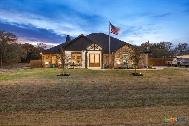 11205 Golden Eagle Avenue, Salado, TX 76571