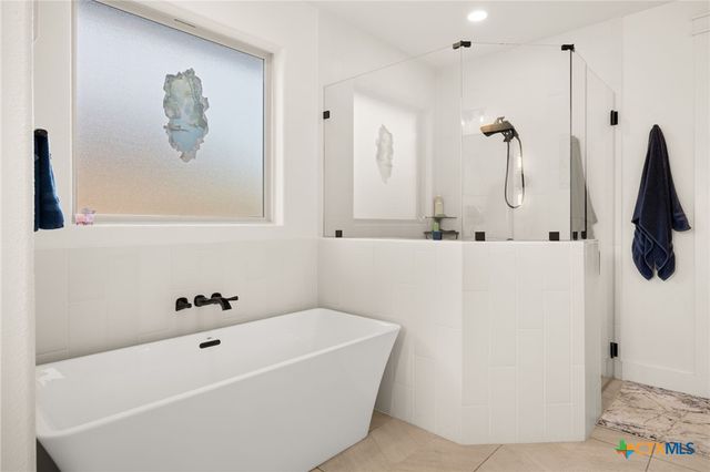 11205 Golden Eagle Avenue, Salado, TX 76571