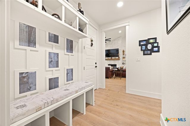 11205 Golden Eagle Avenue, Salado, TX 76571