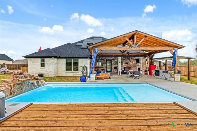 11205 Golden Eagle Avenue, Salado, TX 76571