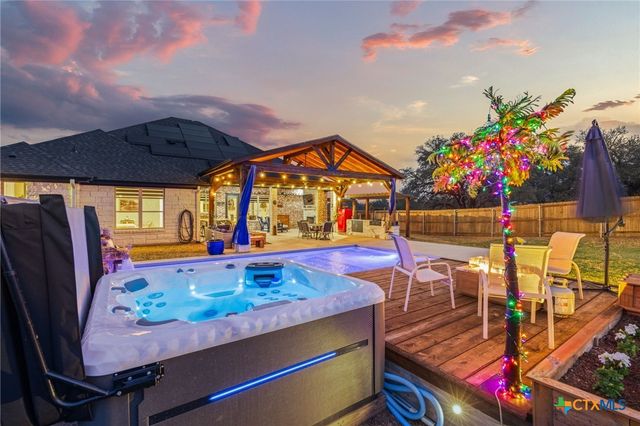 11205 Golden Eagle Avenue, Salado, TX 76571