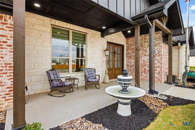 11205 Golden Eagle Avenue, Salado, TX 76571