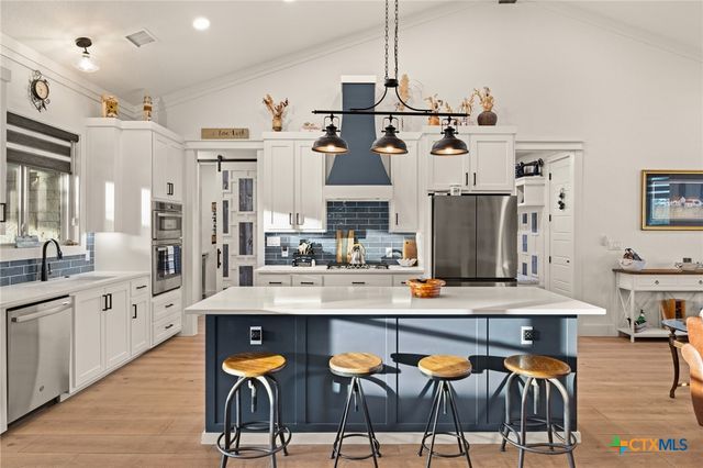 11205 Golden Eagle Avenue, Salado, TX 76571