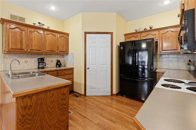 1513 NE Craigievar Drive, Blue Springs, MO 64014