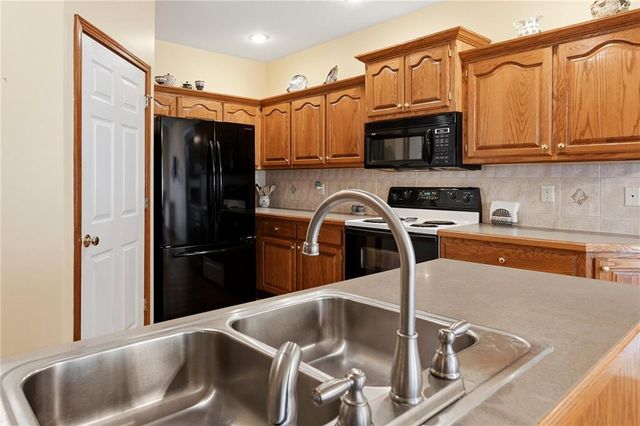 1513 NE Craigievar Drive, Blue Springs, MO 64014