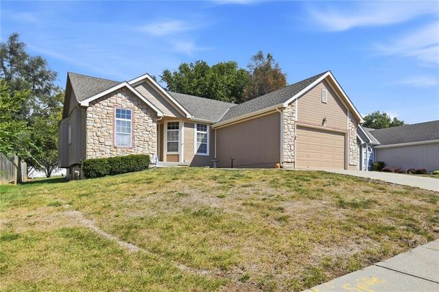 1513 NE Craigievar Drive, Blue Springs, MO 64014
