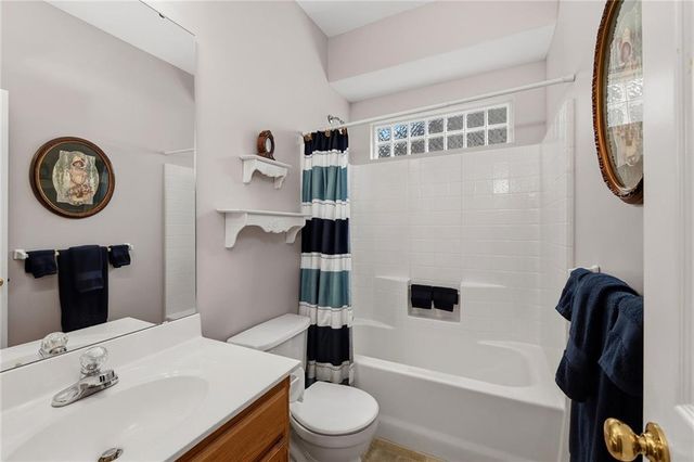 1513 NE Craigievar Drive, Blue Springs, MO 64014