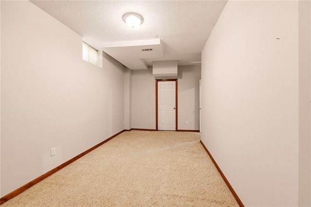 1513 NE Craigievar Drive, Blue Springs, MO 64014