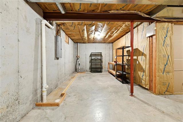 1513 NE Craigievar Drive, Blue Springs, MO 64014