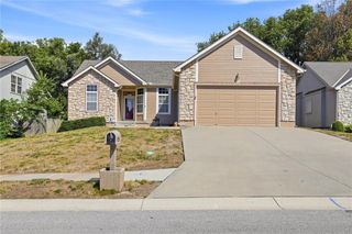 1513 NE Craigievar Drive, Blue Springs, MO 64014