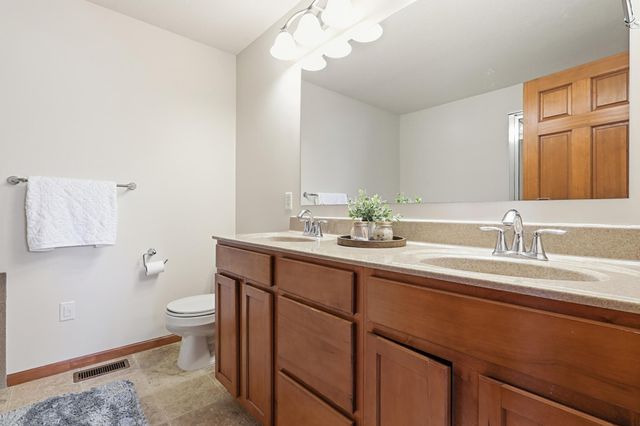 3424 Cherry Lane A, Woodbury, MN 55129