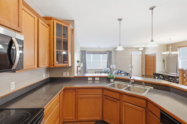 3424 Cherry Lane A, Woodbury, MN 55129