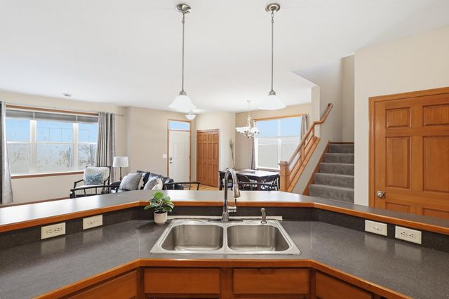 3424 Cherry Lane A, Woodbury, MN 55129