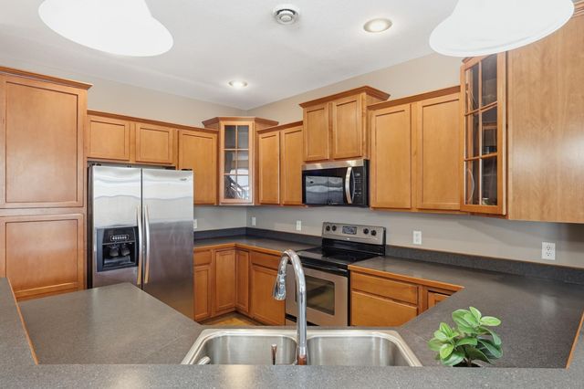 3424 Cherry Lane A, Woodbury, MN 55129