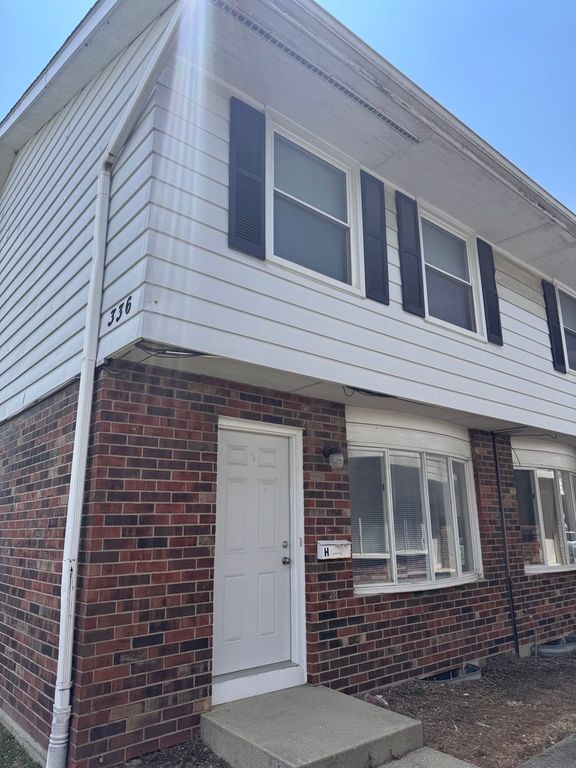 336 Lilac Lane H, Elgin, IL 60123