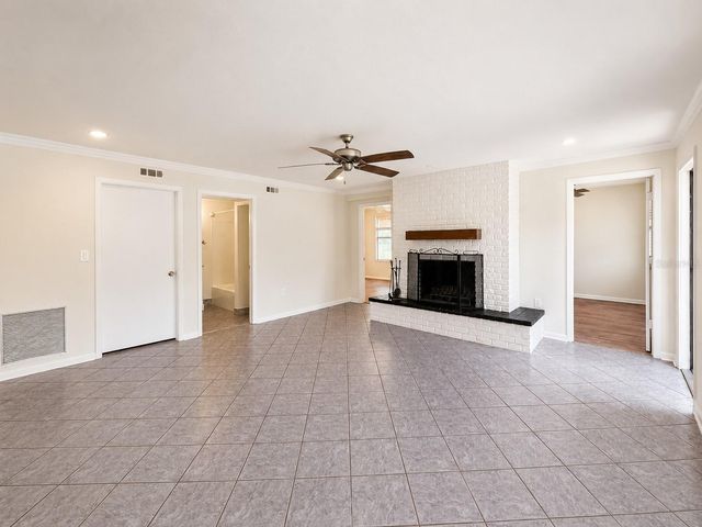 7301 N DARTMOUTH AVENUE, Tampa, FL 33604