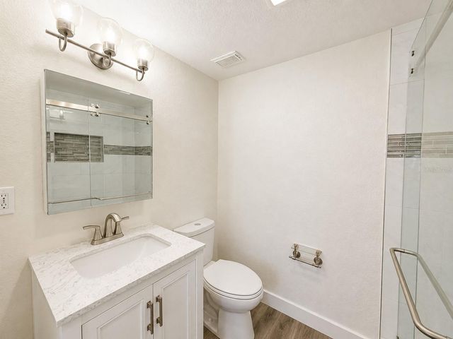 7301 N DARTMOUTH AVENUE, Tampa, FL 33604