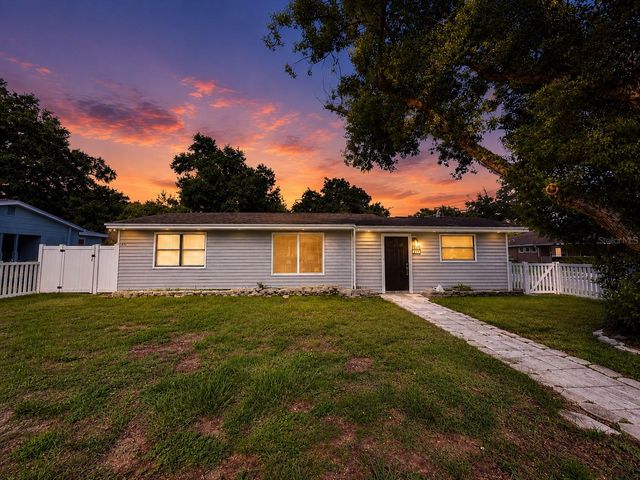 7301 N DARTMOUTH AVENUE, Tampa, FL 33604