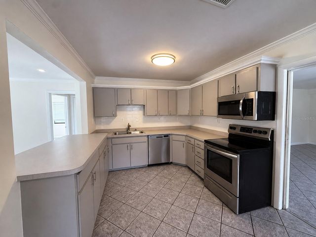 7301 N DARTMOUTH AVENUE, Tampa, FL 33604