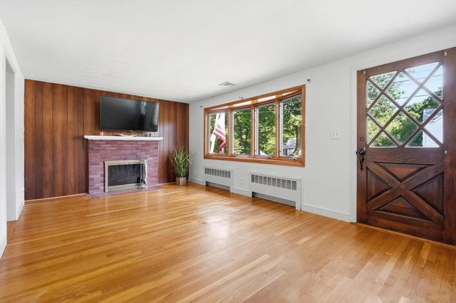 119 School Street, Woburn, MA 01801