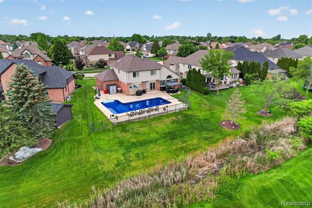 46582 Middle Brook Drive, Macomb, MI 48044
