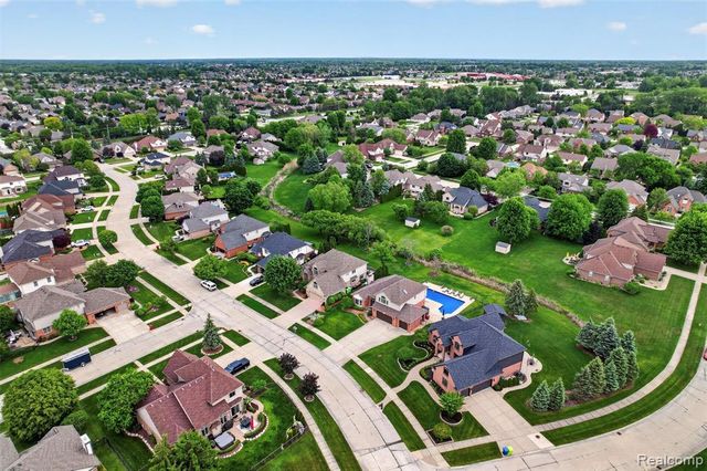 46582 Middle Brook Drive, Macomb, MI 48044