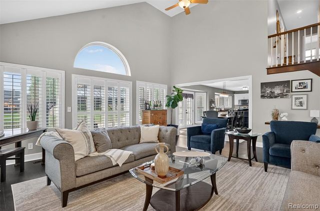 46582 Middle Brook Drive, Macomb, MI 48044