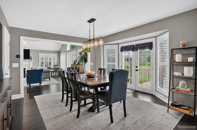 46582 Middle Brook Drive, Macomb, MI 48044