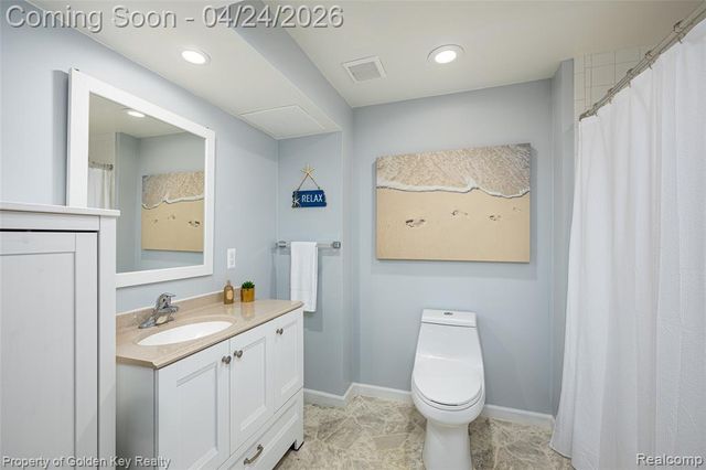 403 S Pine Creek Court, Waterford, MI 48327