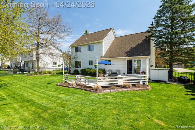 403 S Pine Creek Court, Waterford, MI 48327