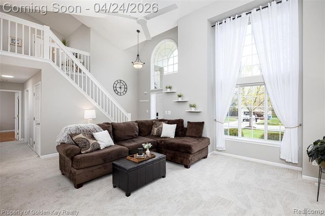 403 S Pine Creek Court, Waterford, MI 48327