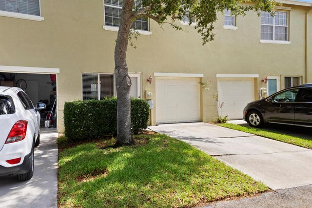 2148 SE Destin Drive, Port St Lucie, FL 34952